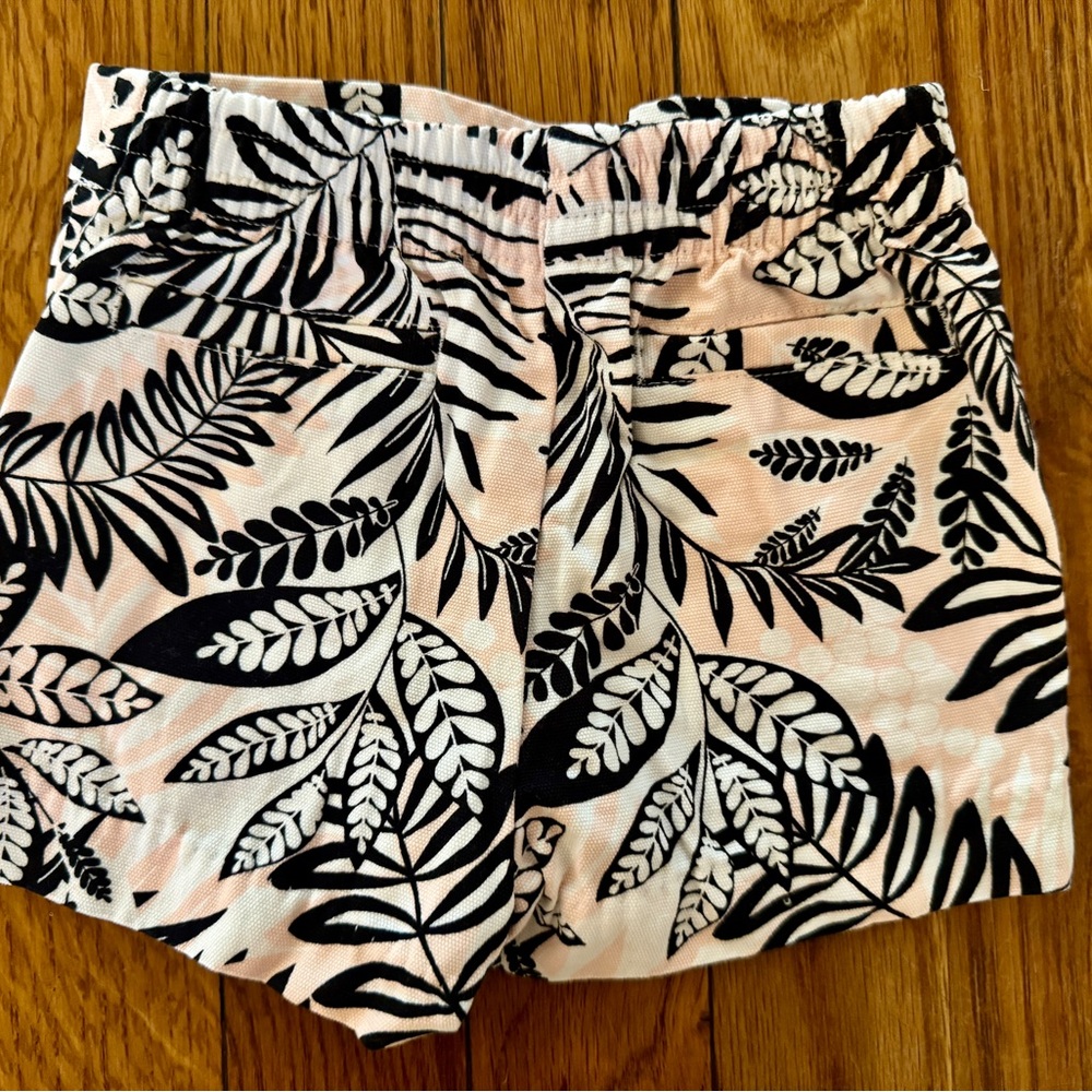 NWOT Janie & Jack Baby Girl Pink and Black Leaf Print Shorts, 6-12mo